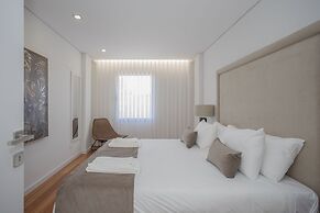 Liiiving -Luxury River View Apartment IX