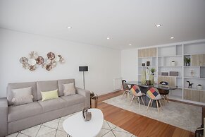 Liiiving -Luxury River View Apartment IX