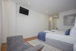 Liiiving -Luxury River View Apartment IX