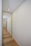 Liiiving -Luxury River View Apartment IX