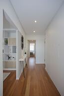 Liiiving -Luxury River View Apartment IX