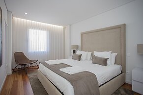 Liiiving -Luxury River View Apartment IX