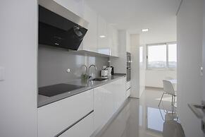 Liiiving -Luxury River View Apartment IX