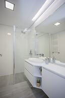 Liiiving -Luxury River View Apartment IX