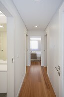 Liiiving -Luxury River View Apartment IX