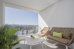 Liiiving -Luxury River View Apartment IX