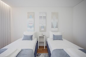 Liiiving -Luxury River View Apartment IX