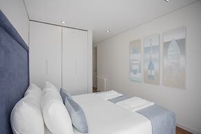 Liiiving - Luxury River View Apartment X