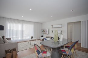 Liiiving - Luxury River View Apartment X