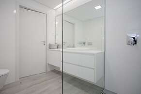 Liiiving - Luxury River View Apartment X