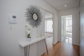 Liiiving - Luxury River View Apartment X