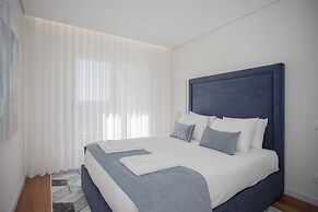 Liiiving - Luxury River View Apartment X