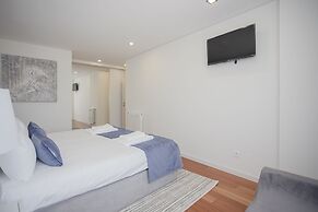 Liiiving - Luxury River View Apartment X