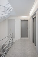 Liiiving - Luxury River View Apartment X