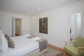 Liiiving - Luxury River View Apartment X