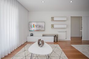 Liiiving - Luxury River View Apartment X