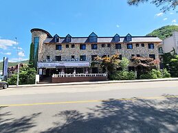Mt Seorak the East Sea and Hot spring