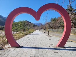 Mt Seorak the East Sea and Hot spring