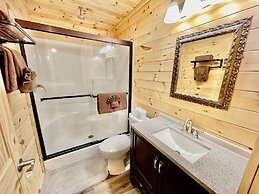 Double L Ranch 1 Bedroom Farmhouse by RedAwning