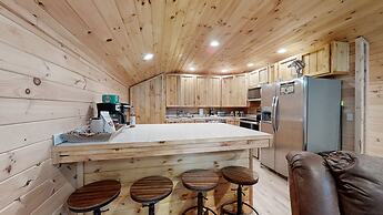 Double L Ranch 1 Bedroom Farmhouse by RedAwning