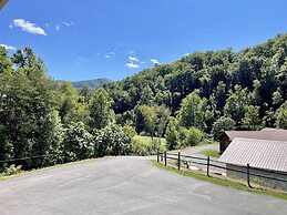 Double L Ranch 1 Bedroom Farmhouse by RedAwning