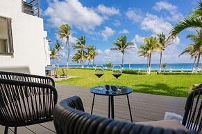 Luxury beachfront villa at Nizuc