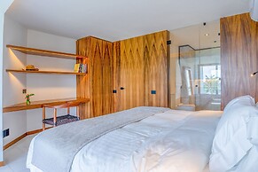 Luxury beachfront villa at Nizuc