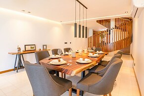 Luxury beachfront villa at Nizuc