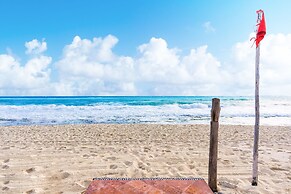 Luxury beachfront villa at Nizuc