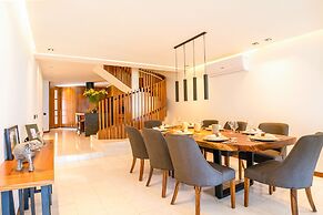 Luxury beachfront villa at Nizuc
