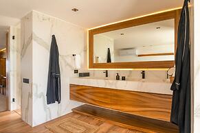 Luxury beachfront villa at Nizuc