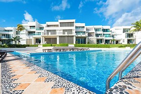 Luxury beachfront villa at Nizuc
