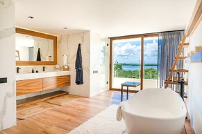 Luxury beachfront villa at Nizuc