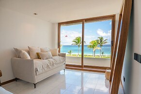 Luxury beachfront villa at Nizuc