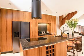 Luxury beachfront villa at Nizuc