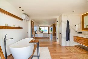 Luxury beachfront villa at Nizuc