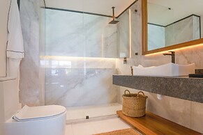 Luxury beachfront villa at Nizuc