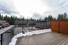 Niska’s Den by Revelstoke Vacations