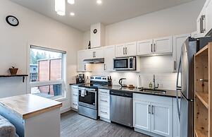 Niska’s Den by Revelstoke Vacations