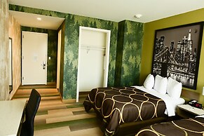 Super 8 by Wyndham Bronx Near Botanical Garden