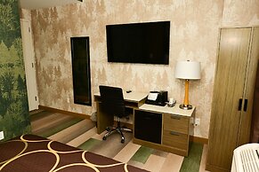 Super 8 by Wyndham Bronx Near Botanical Garden