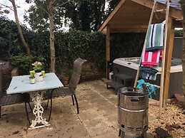 Stunning 1-bed Cottage With Hot Tub in Ross-on-wye