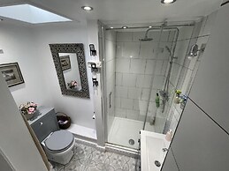 Stunning 1-bed Cottage With Hot Tub in Ross-on-wye