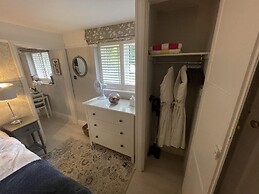 Stunning 1-bed Cottage With Hot Tub in Ross-on-wye