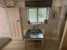 Stunning 1-bed Cottage With Hot Tub in Ross-on-wye