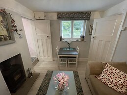Stunning 1-bed Cottage With Hot Tub in Ross-on-wye