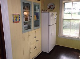 Cozy Cottage by the Sea - Y672