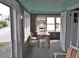 Cozy Cottage by the Sea - Y672