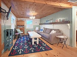 Dewey Cottage - Y854