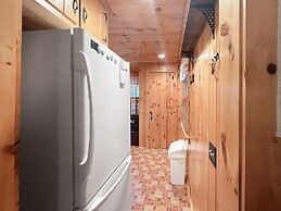 Dewey Cottage - Y854